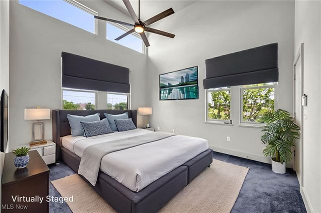 11901 Detroit Avenue, Lakewood, OH 44107