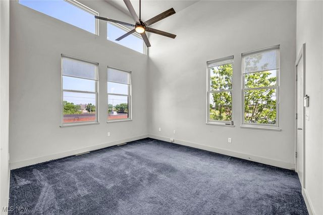 11901 Detroit Avenue, Lakewood, OH 44107