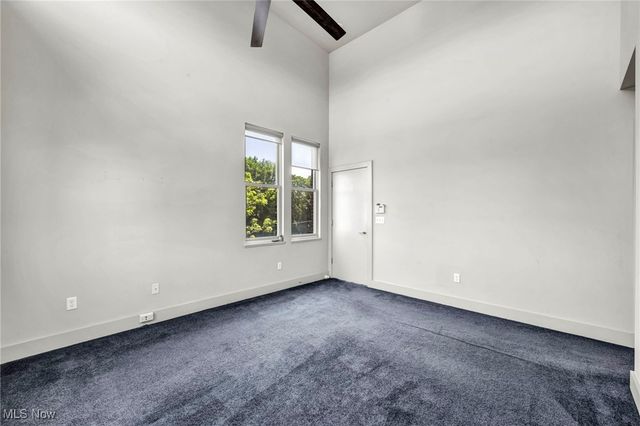 11901 Detroit Avenue, Lakewood, OH 44107