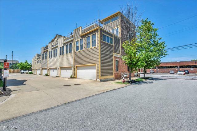 11901 Detroit Avenue, Lakewood, OH 44107