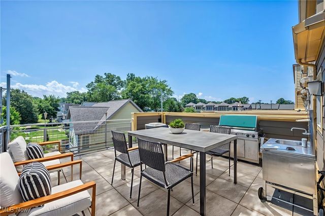 11901 Detroit Avenue, Lakewood, OH 44107