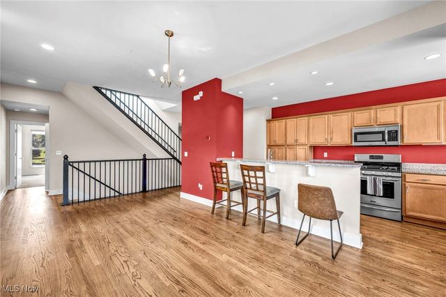 11901 Detroit Avenue, Lakewood, OH 44107