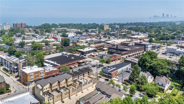 11901 Detroit Avenue, Lakewood, OH 44107