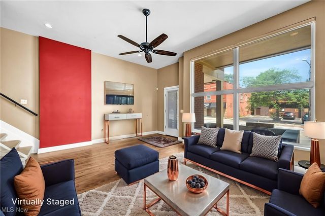 11901 Detroit Avenue, Lakewood, OH 44107