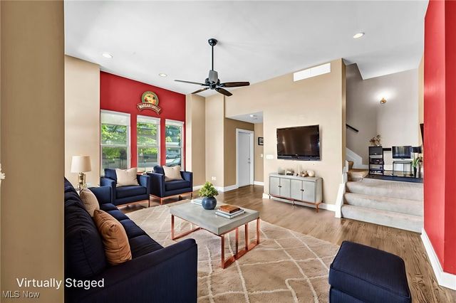 11901 Detroit Avenue, Lakewood, OH 44107