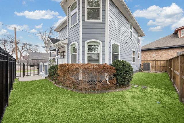 2524 Harvard Street, Houston, TX 77008