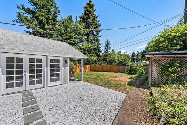 18300 8TH AVE NE, Shoreline, WA 98155