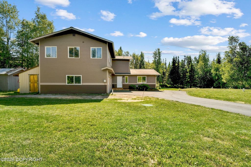 12530 Freitag Circle, Anchorage, AK 99516