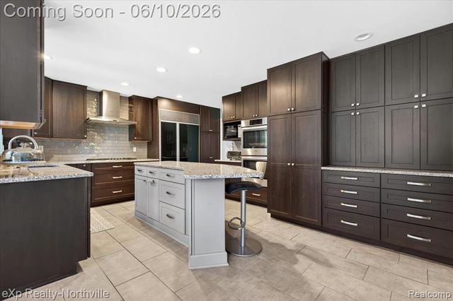 20909 Dundee Drive, Novi, MI 48375