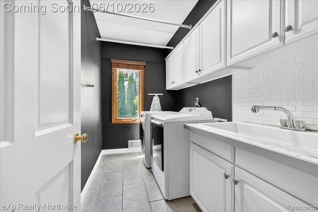 20909 Dundee Drive, Novi, MI 48375