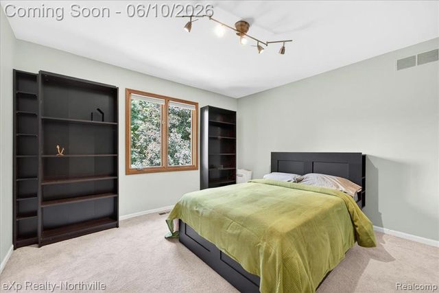 20909 Dundee Drive, Novi, MI 48375
