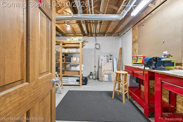 20909 Dundee Drive, Novi, MI 48375