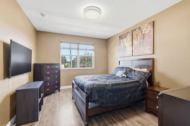 5825 Siena Lane, Hollywood, FL 33021