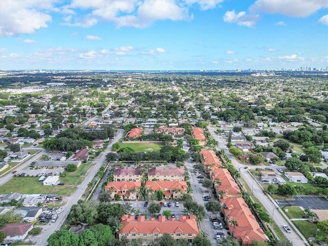 5825 Siena Lane, Hollywood, FL 33021
