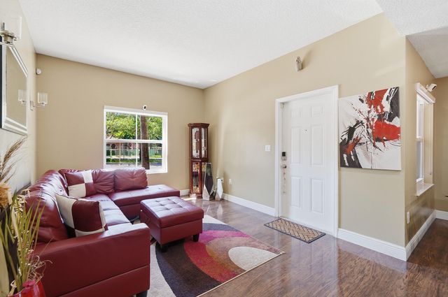 5825 Siena Lane, Hollywood, FL 33021