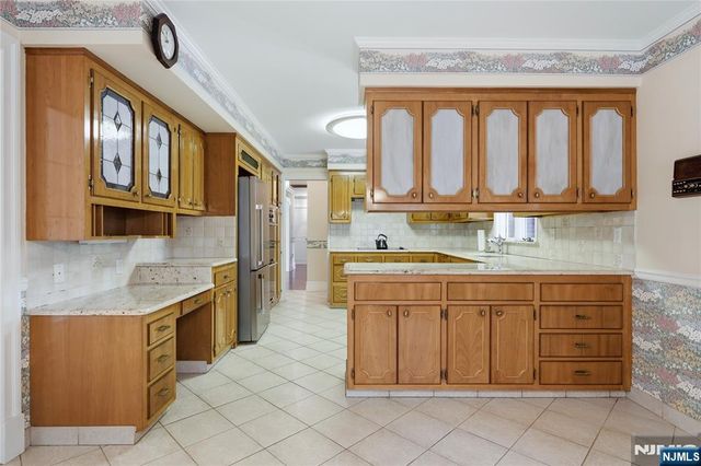 249 River Drive, Elmwood Park, NJ 07407