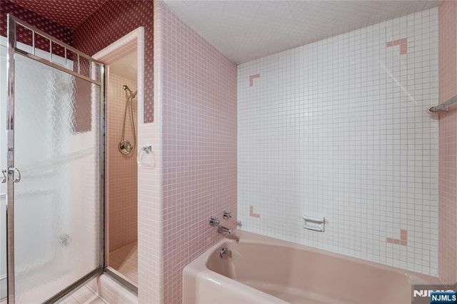 249 River Drive, Elmwood Park, NJ 07407