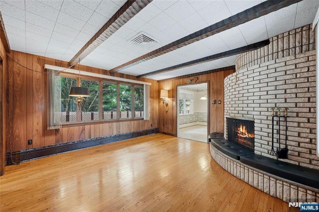 249 River Drive, Elmwood Park, NJ 07407