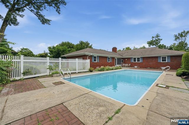 249 River Drive, Elmwood Park, NJ 07407
