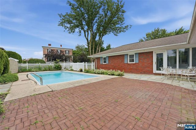 249 River Drive, Elmwood Park, NJ 07407