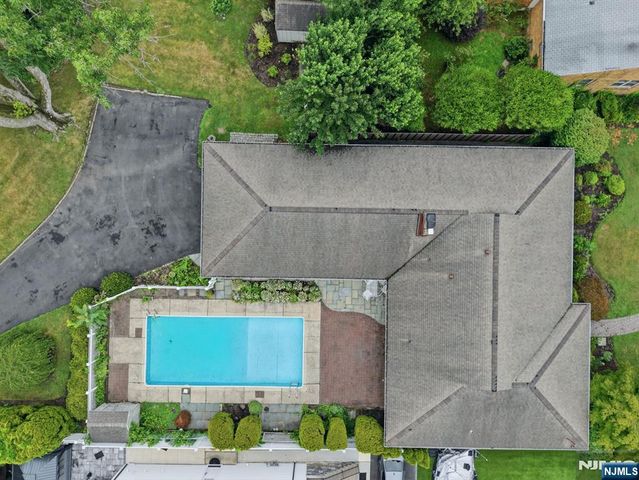 249 River Drive, Elmwood Park, NJ 07407