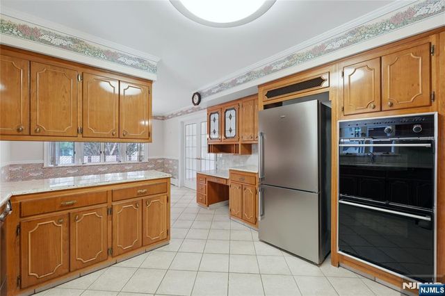 249 River Drive, Elmwood Park, NJ 07407