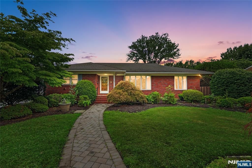249 River Drive, Elmwood Park, NJ 07407