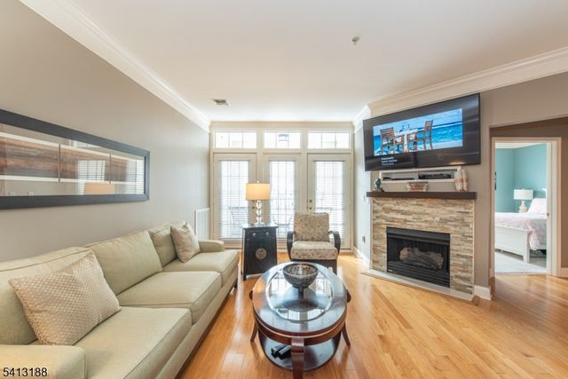 6105 Harcourt Rd, Clifton City, NJ 07013