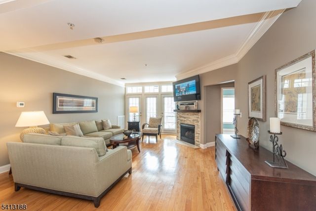 6105 Harcourt Rd, Clifton City, NJ 07013