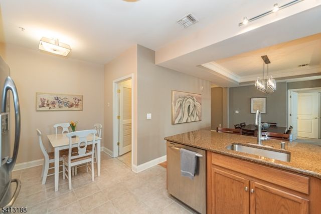 6105 Harcourt Rd, Clifton City, NJ 07013