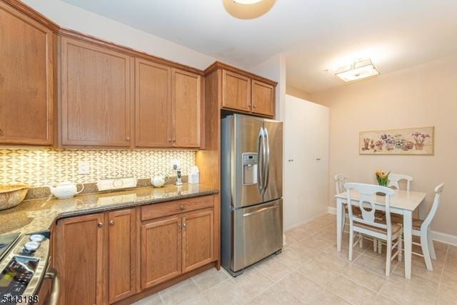 6105 Harcourt Rd, Clifton City, NJ 07013