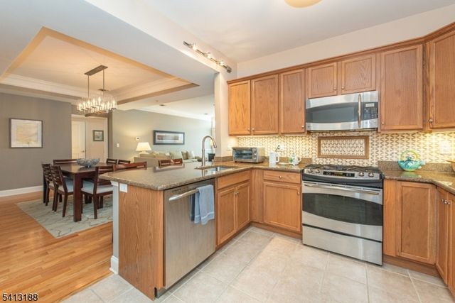 6105 Harcourt Rd, Clifton City, NJ 07013