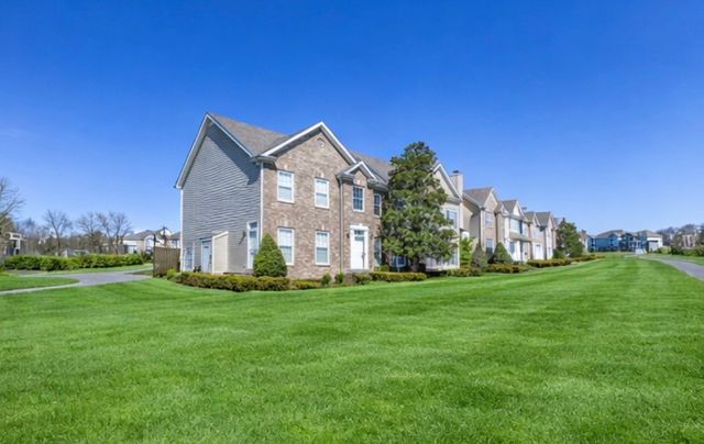 1002 McKenna Dr, Thompsons Station, TN 37179