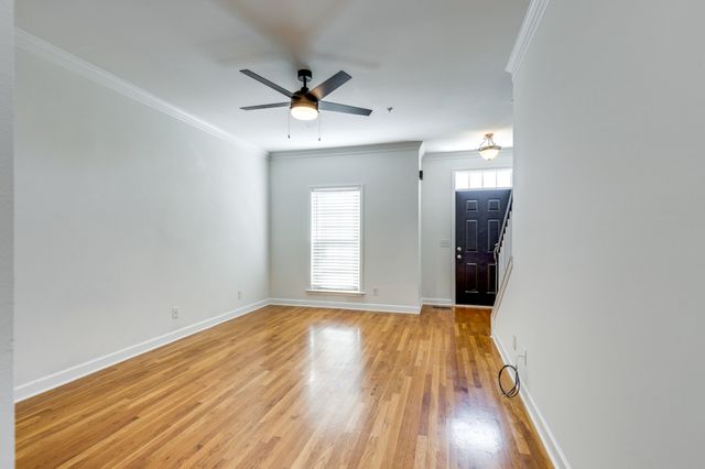 1002 McKenna Dr, Thompsons Station, TN 37179