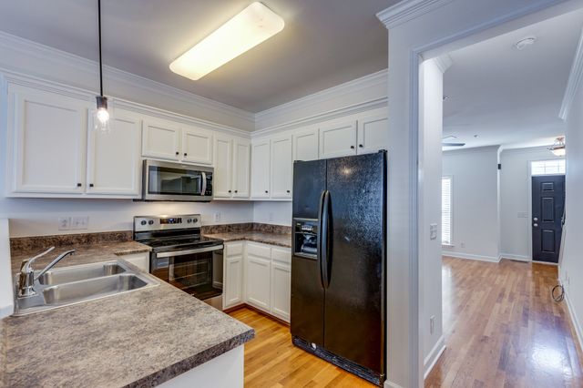 1002 McKenna Dr, Thompsons Station, TN 37179