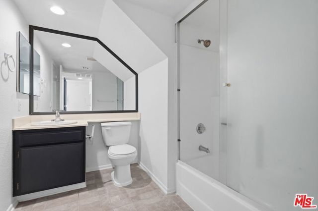 11015 Morrison Street 205, Los Angeles, CA 91601
