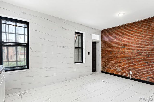 4402 Arco Avenue, St Louis, MO 63110