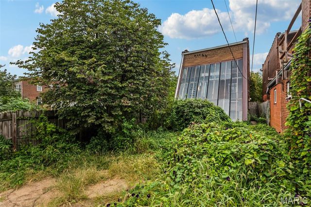 4402 Arco Avenue, St Louis, MO 63110