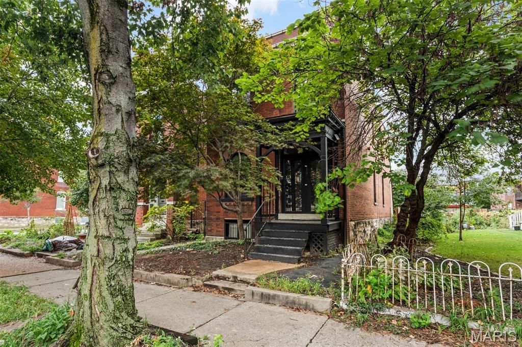 4402 Arco Avenue, St Louis, MO 63110