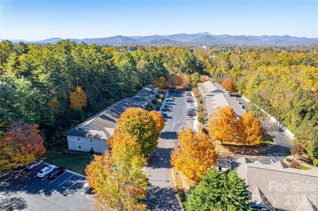 605 Carlyle Way, Asheville, NC 28803