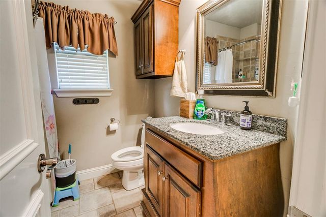 4517 Olde Village Circle, Edmond, OK 73013