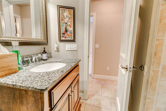 4517 Olde Village Circle, Edmond, OK 73013