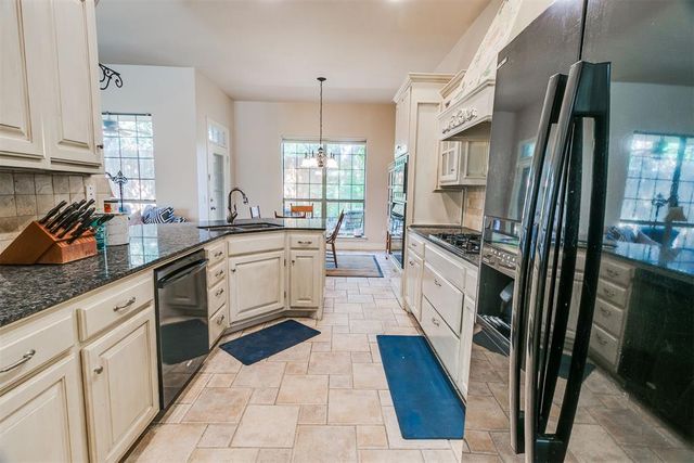4517 Olde Village Circle, Edmond, OK 73013
