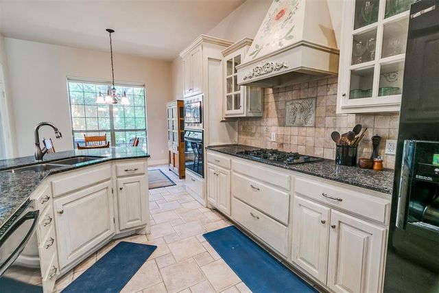 4517 Olde Village Circle, Edmond, OK 73013