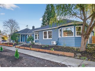 2938 Se WASHINGTON St, Portland, OR 97214