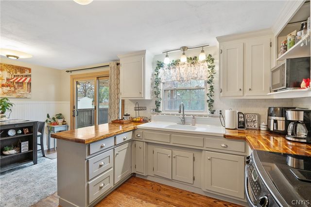 7275 Manlius Center Road, Manlius, NY 13057