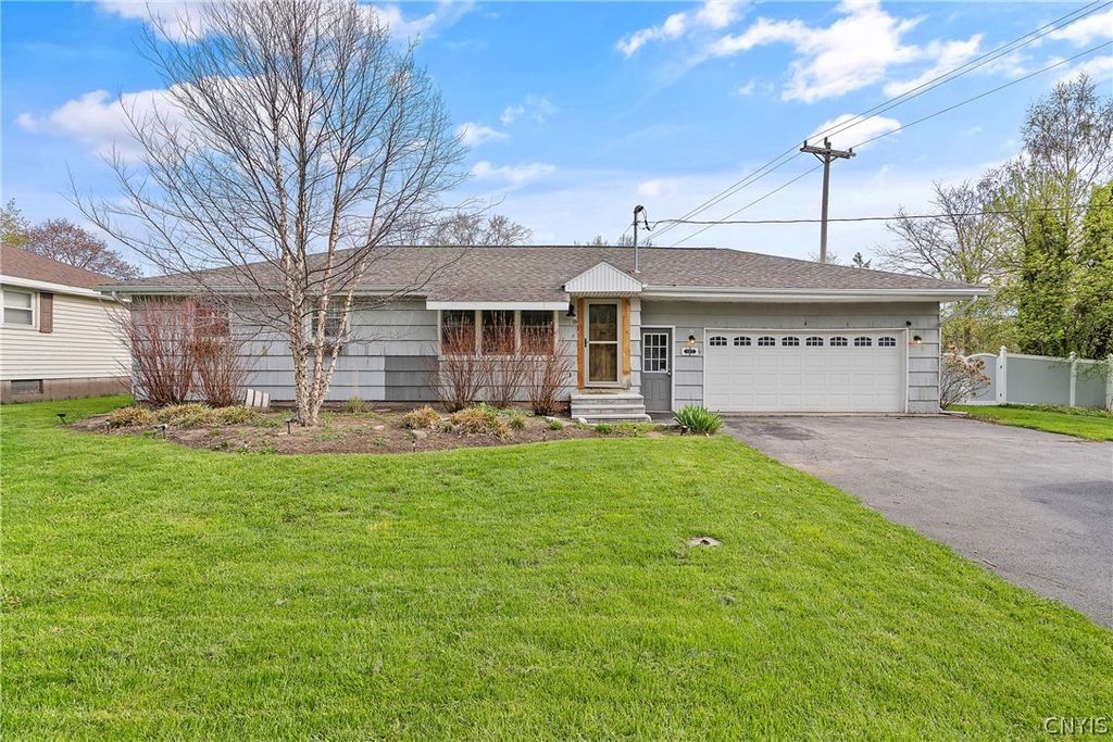 7275 Manlius Center Road, Manlius, NY 13057