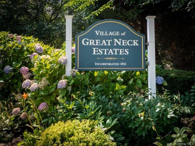 2 Aspen Place, Great Neck, NY 11021