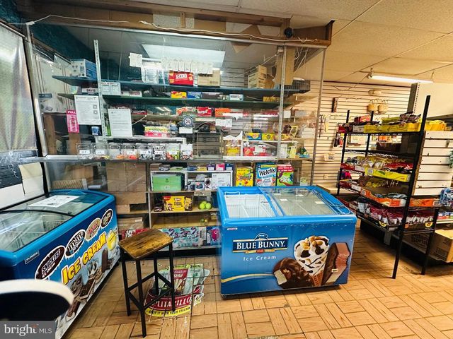 1555 S NEWKIRK ST, Philadelphia, PA 19146