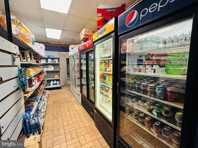 1555 S NEWKIRK ST, Philadelphia, PA 19146